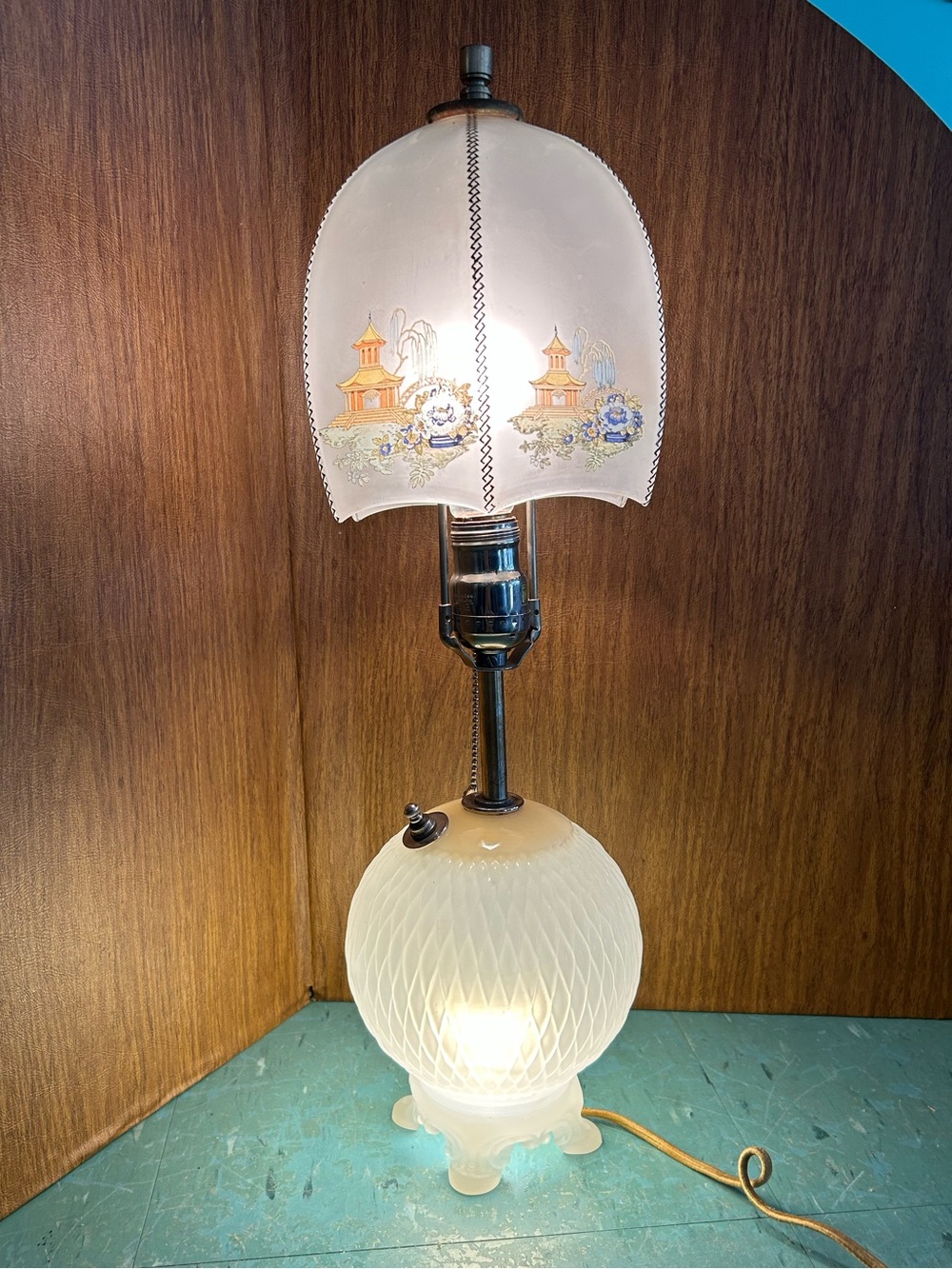 Vintage Table Lamp Aladdin moonstone orb circa 1939 tri light